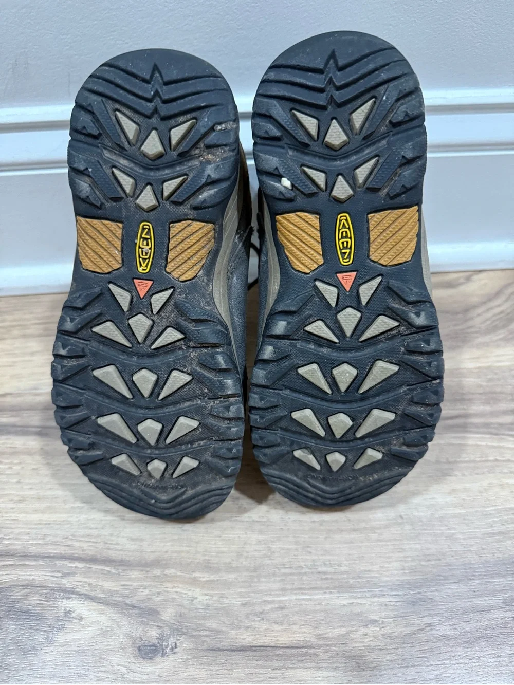 KEEN Men's Brown Waterproof Hiking Shoes